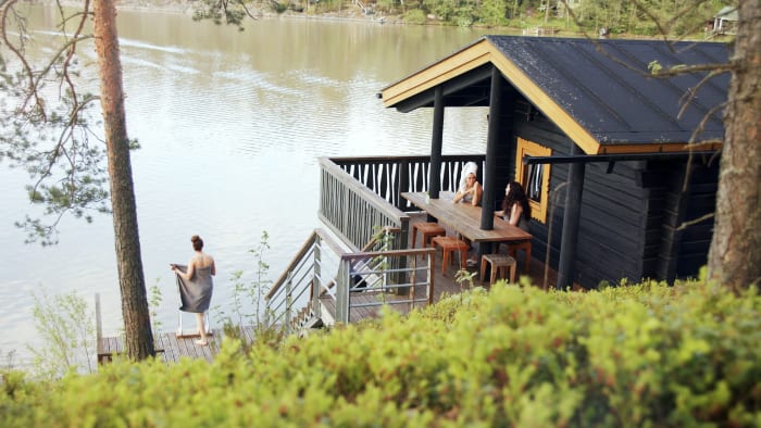 Elvilä log cabin's terrace after sauna