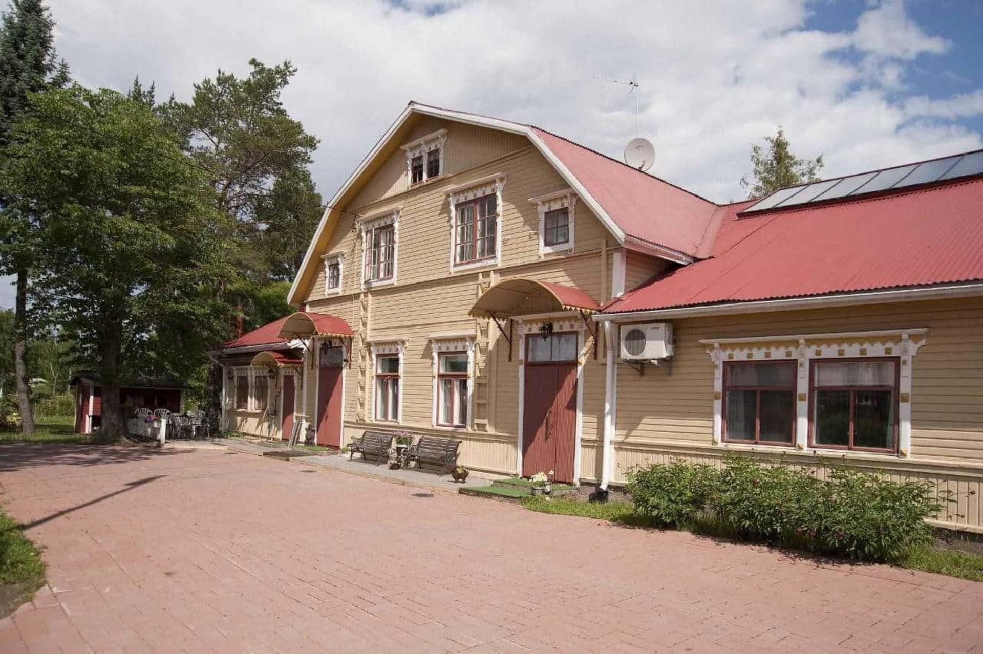 Kartano Hostel sisäpihalta