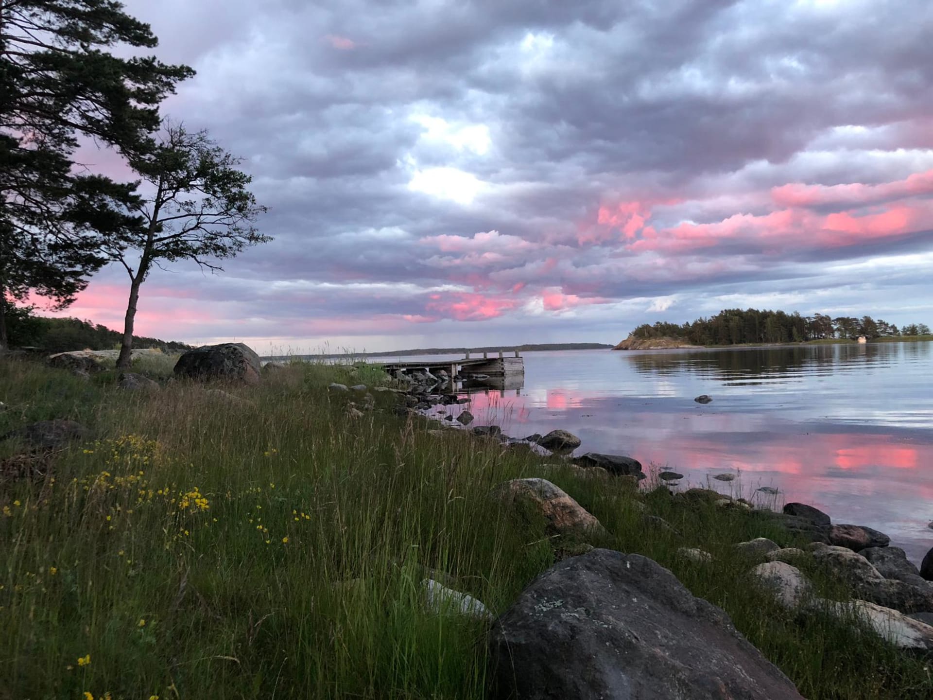 Meri, saariston kauneus ja hiljaisuus