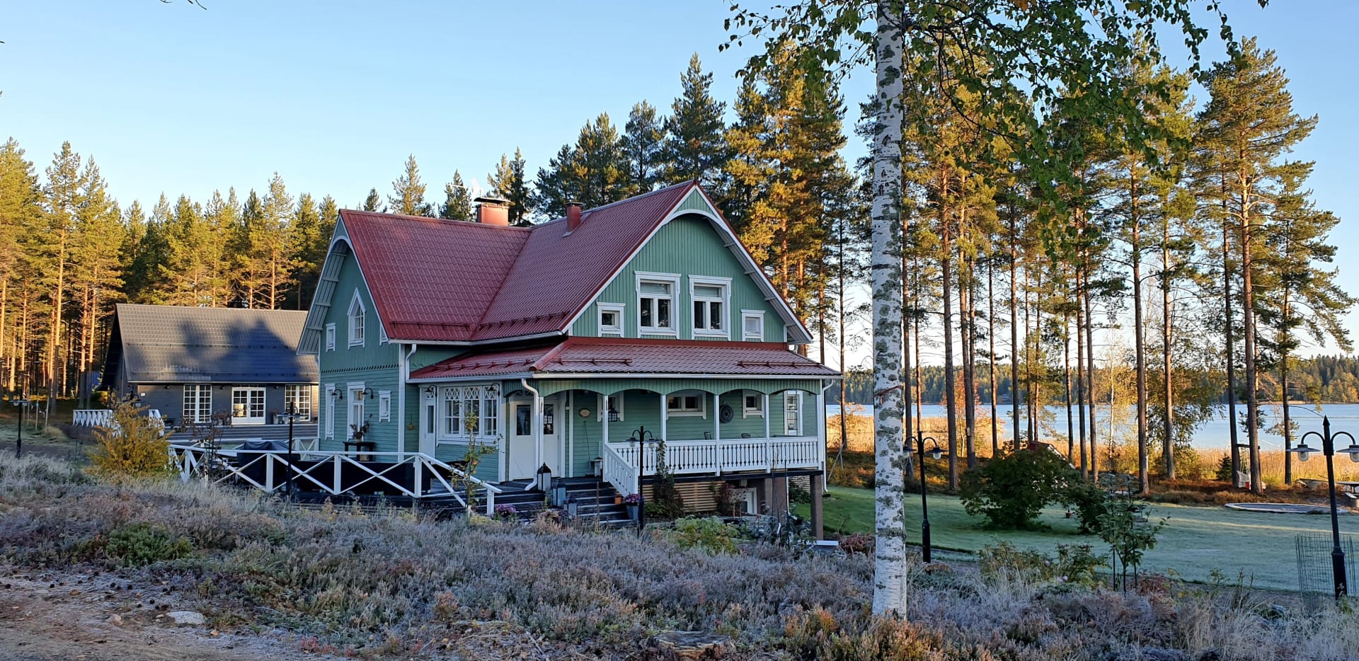 Kulttuurikoti Villa Ruusula is a beatiful bed and breakfast for romantic getaway or relaxing retreat.
