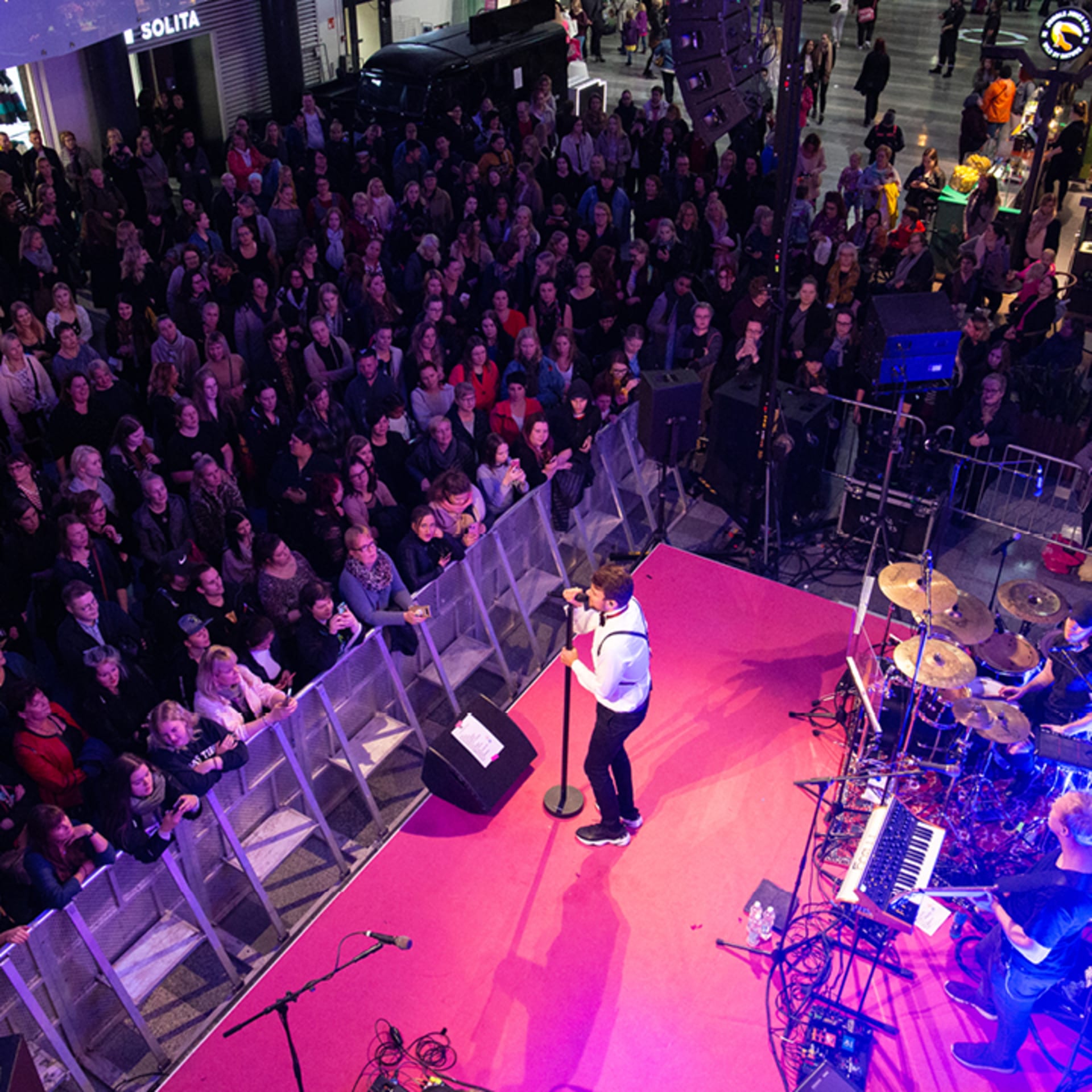 Kauppakeskus Valkeassa järjestetään tapahtumia, muun muassa ilmaiskonsertteja.