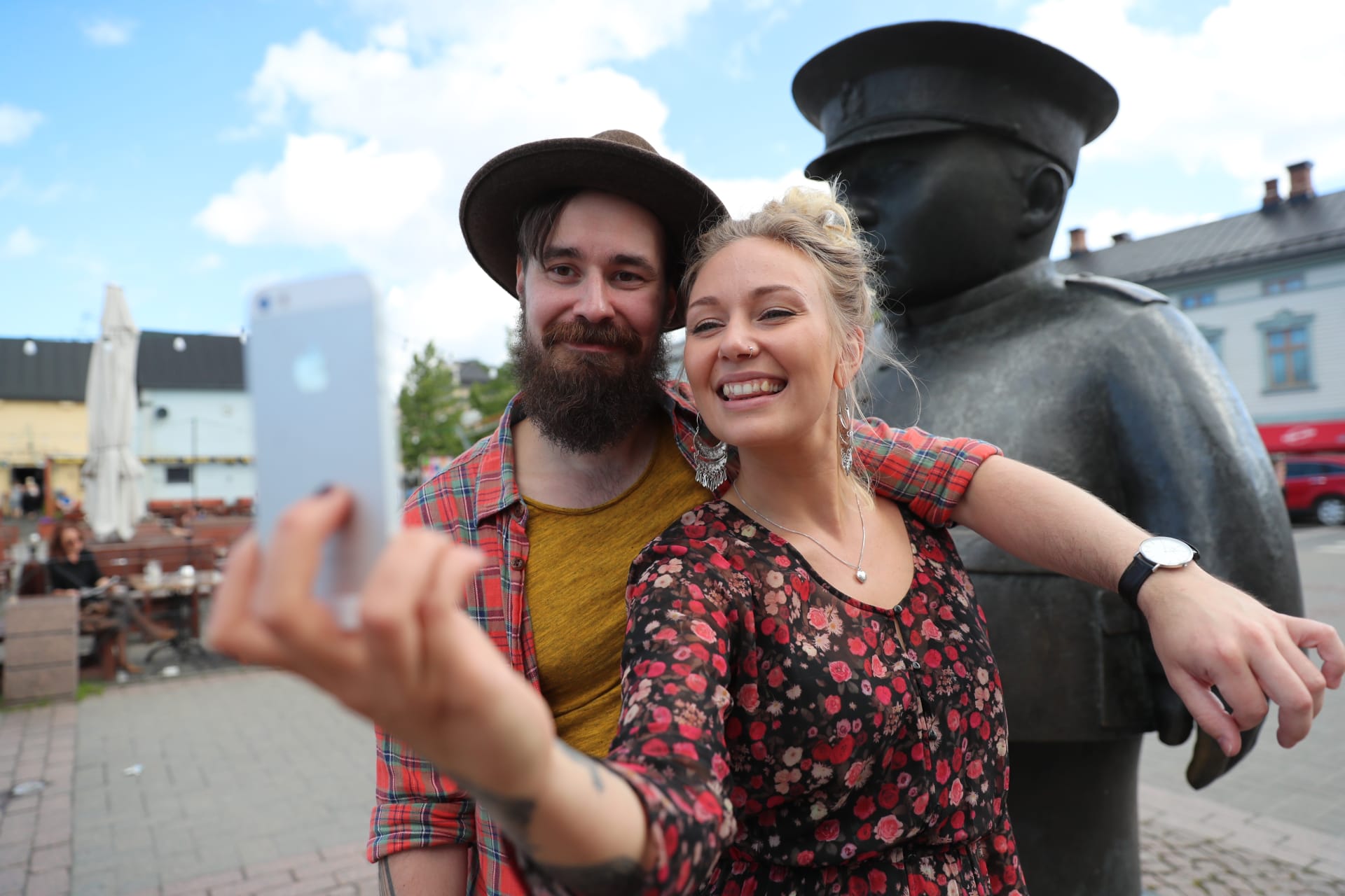 Selfie with market square policeman.