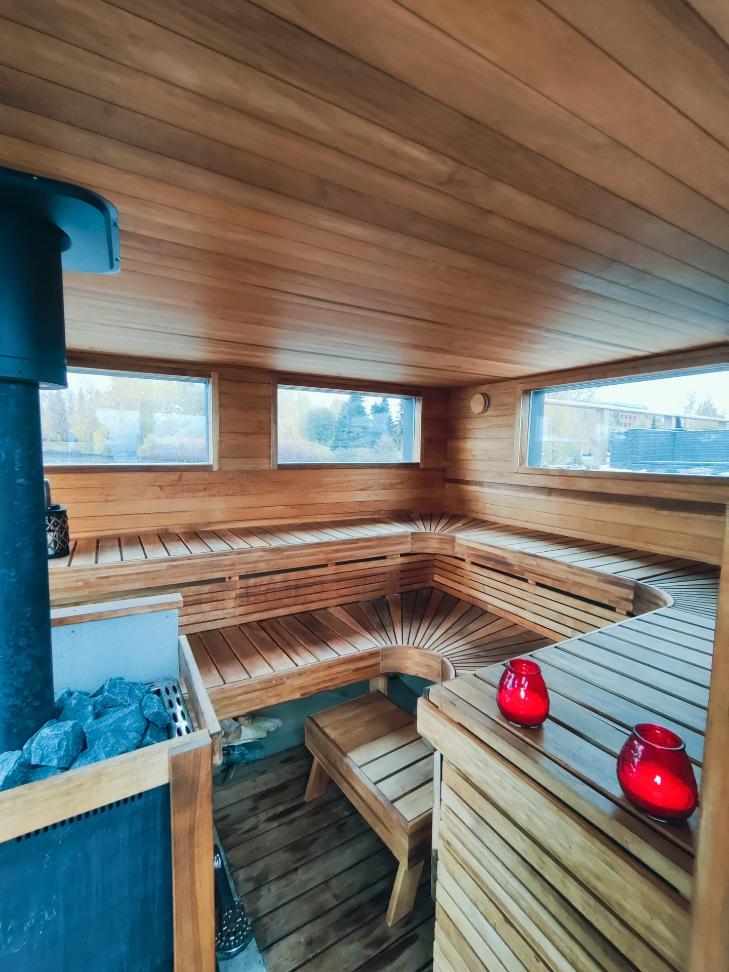 Iso 15 hengen sauna