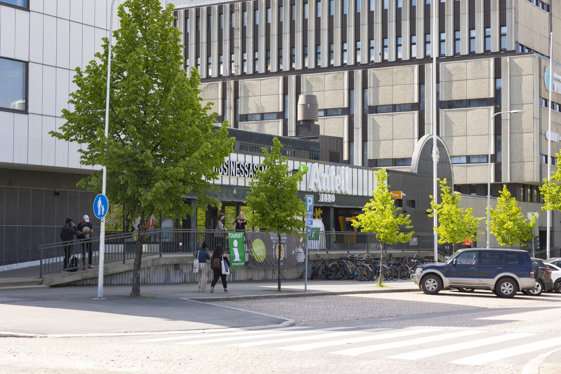 Oulushop is located in BusinessAsema.