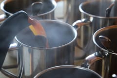 Soot pot coffees, for example, guarantee the experience of the trip.