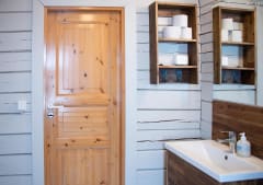 Bathroom in midsize cottage