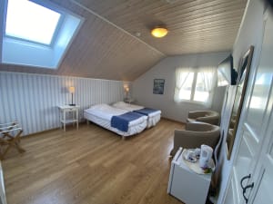 Deluxe twinroom with private bathroom