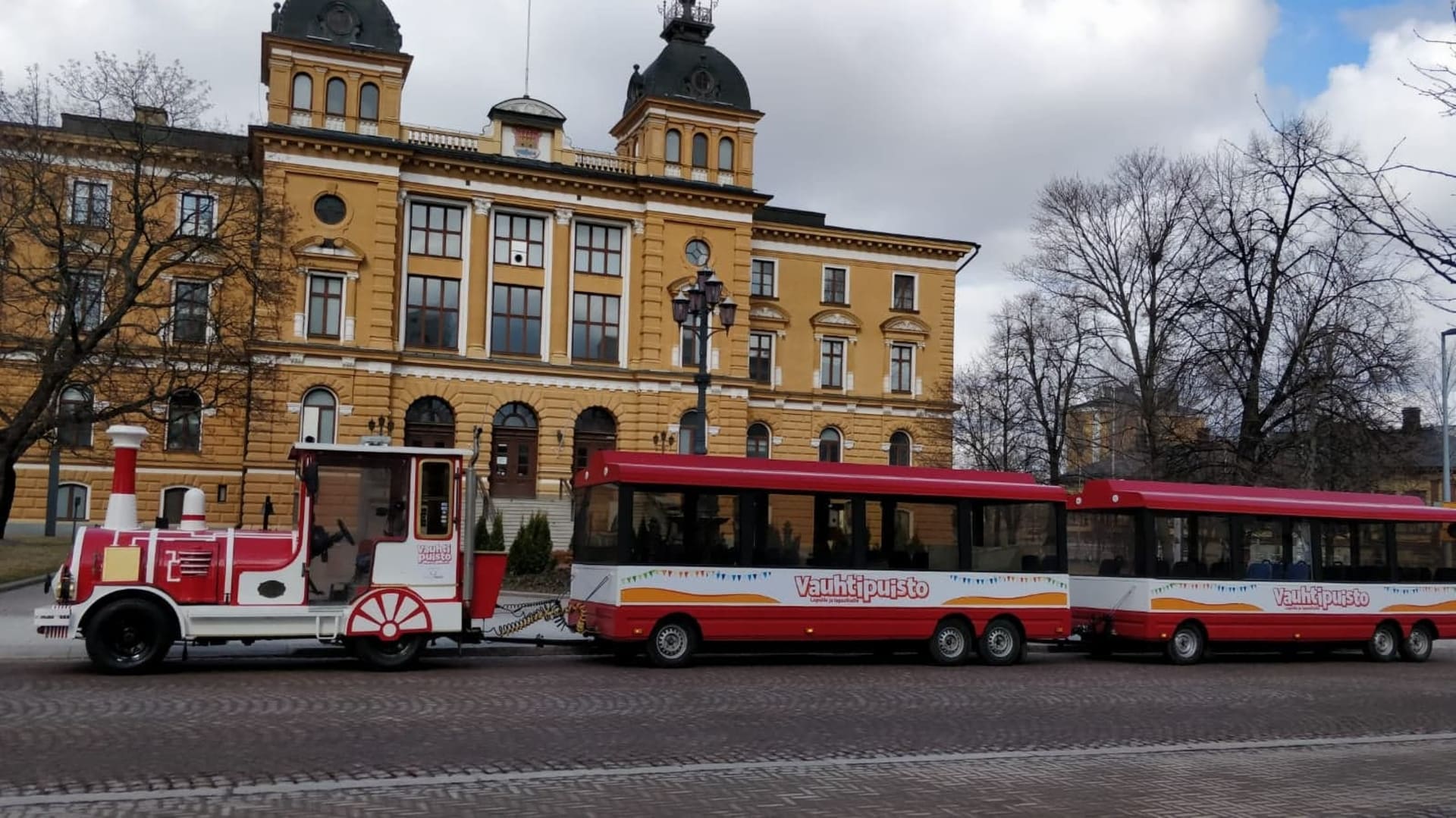 City train Kompiainen.