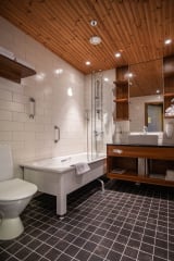 Santa's Hotel Tunturi Gielas Bathroom