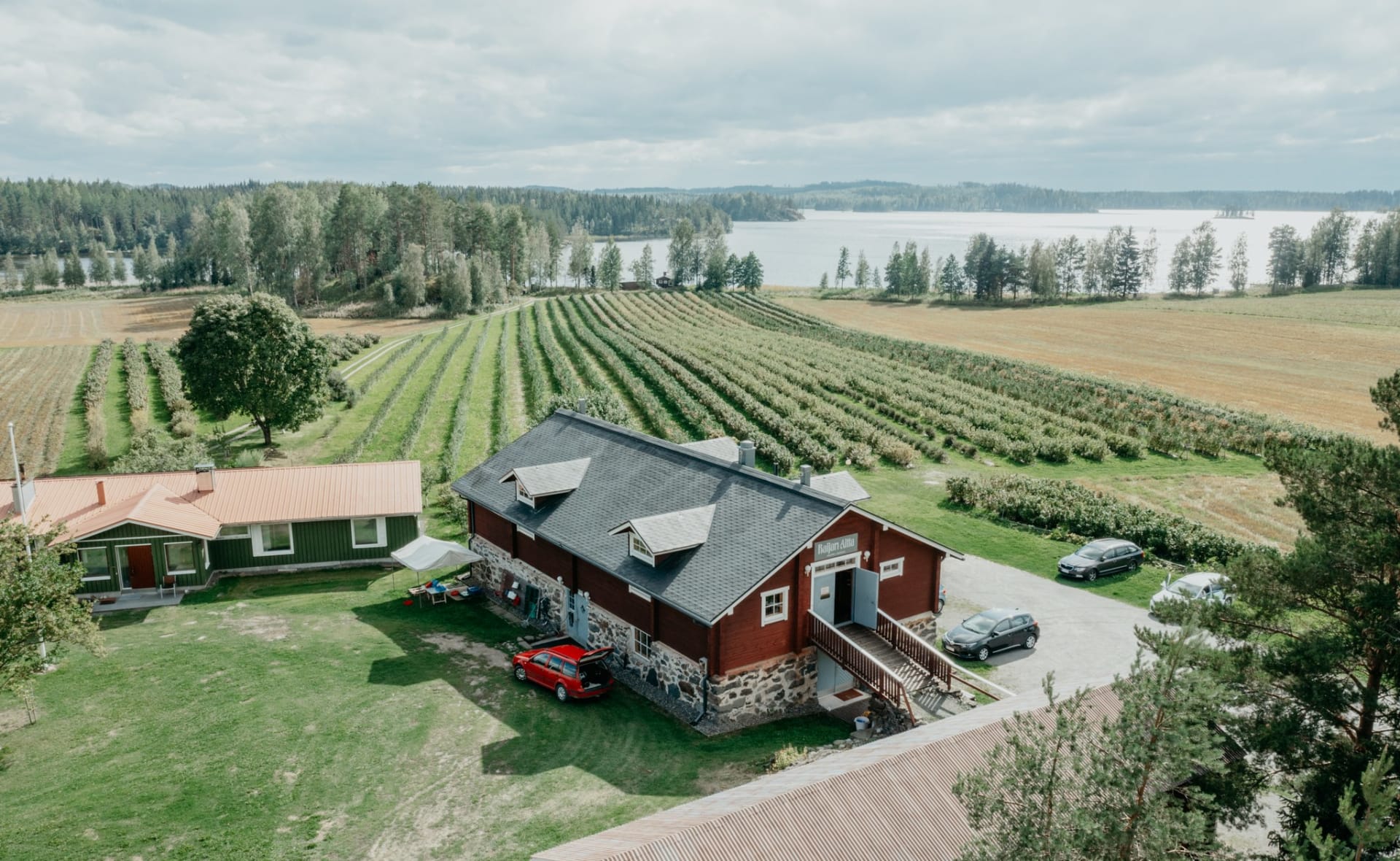 Raijan Aitta, a berry farm and cottage rental in Mikkeli