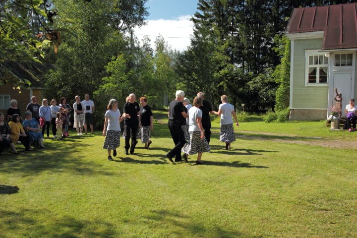 Folk dancing at Pattijoki Festival 2023