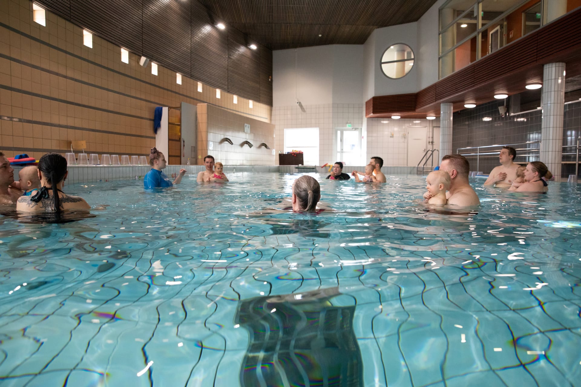 Swimmers in the Oulu Pool in Raksila.