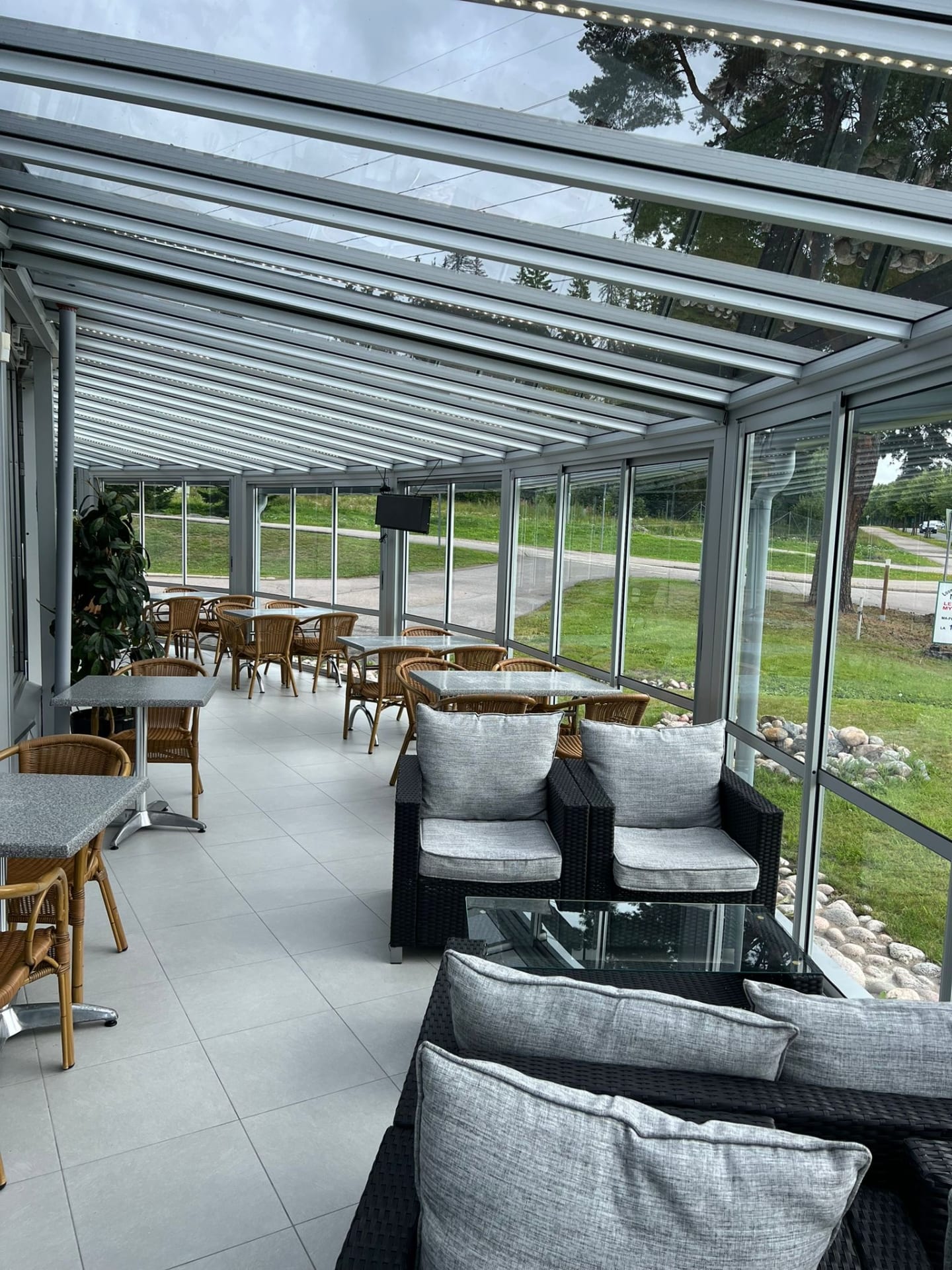 Lounasravintola Mänty terassi