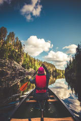 Vuokrattavat kanootit ja kajakit Hossan luontokeskukselta