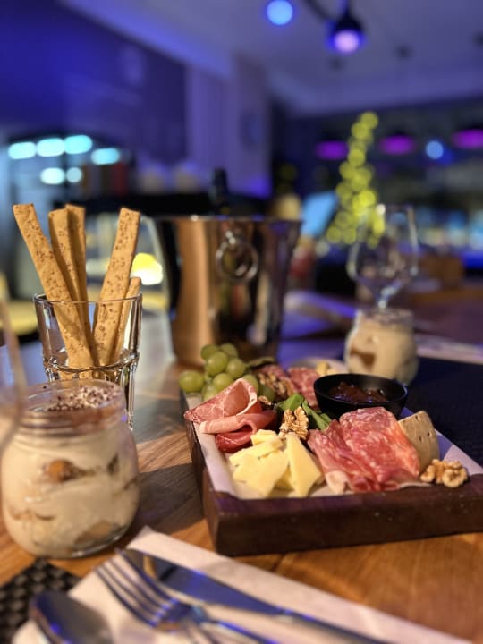 Viinilautanen / Wine plate