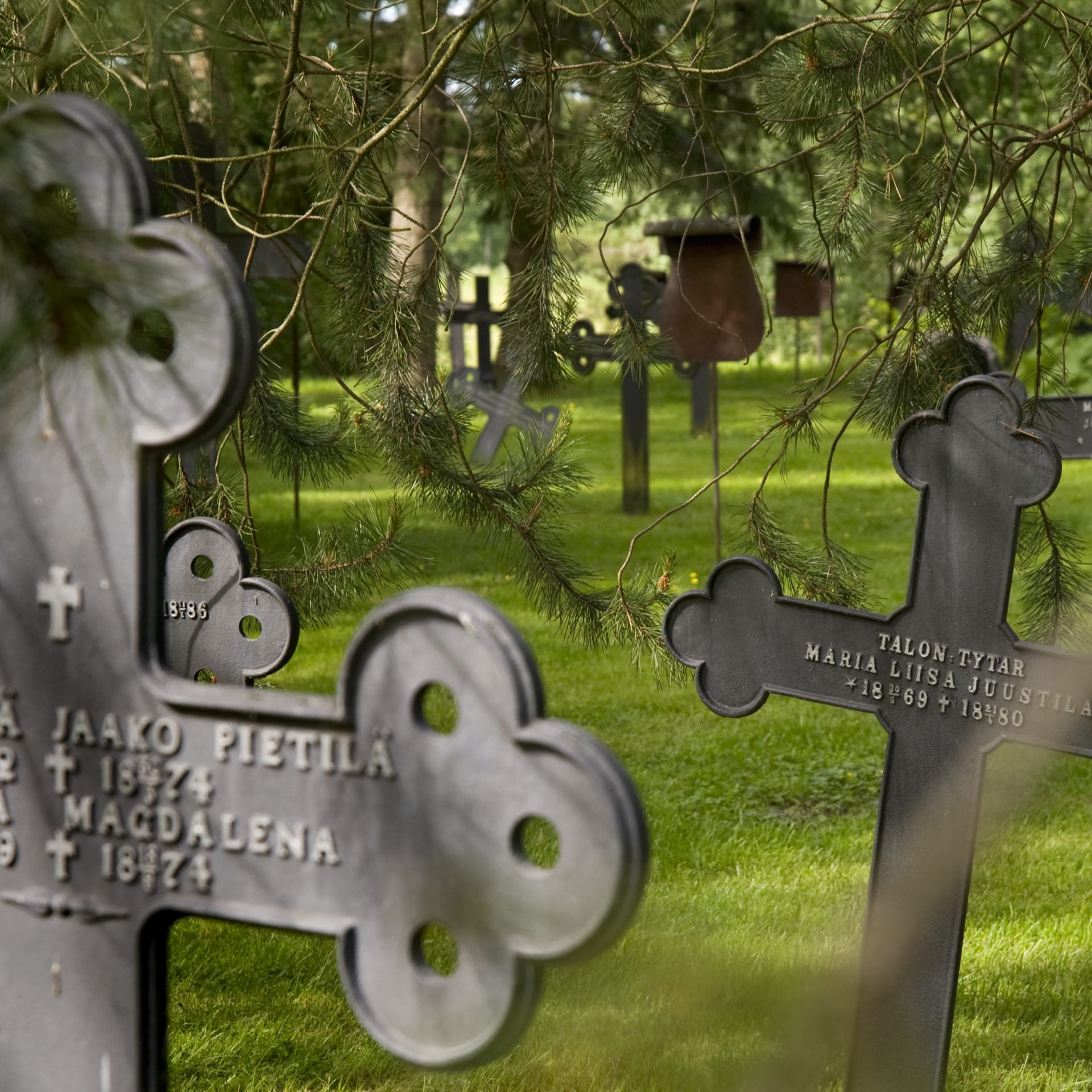 Liminka's church cemetery.