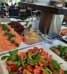 Lounaan alkuruoka buffet