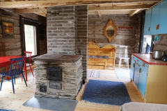 Körmelö Log Cabin -hirsimökki