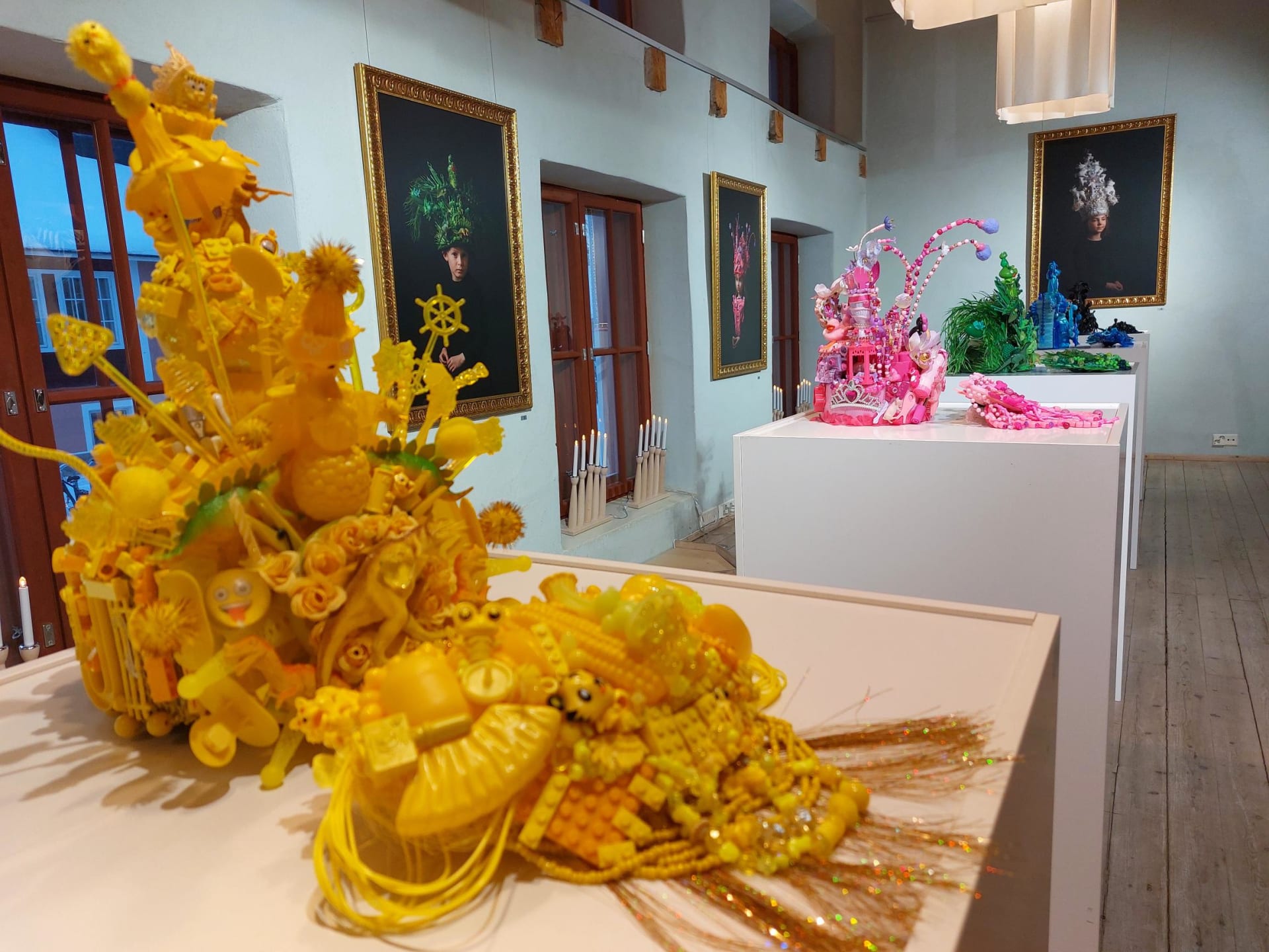 Heidi Kestin ja Tiina Wallinin yhteisnäyttely Viimeiset keisarilliset joulukuussa 2023. Heidi Kestin ja Tiina Wallinin yhteisnäyttely Viimeiset keisarilliset joulukuussa 2023.