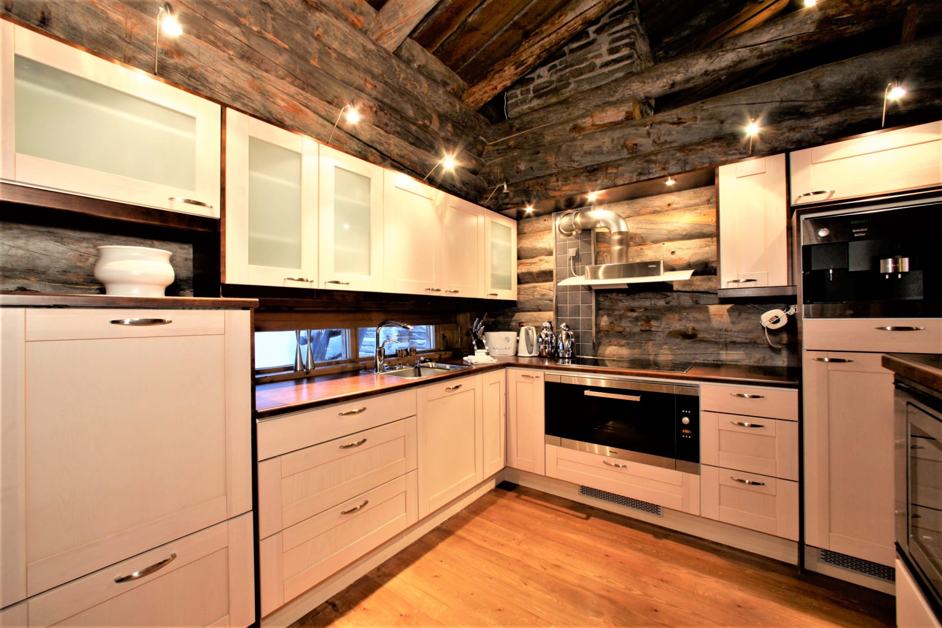 Saariselkä rental cabin kitchen
