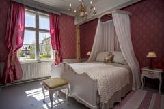 The Miss Sofia’s Chamber is decorated in the style 1840s.