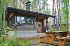 Hirsirakenteinen rantasauna