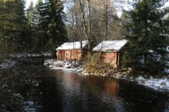 Old barns near Liminganjoki river in Alakestilä Arboretum.