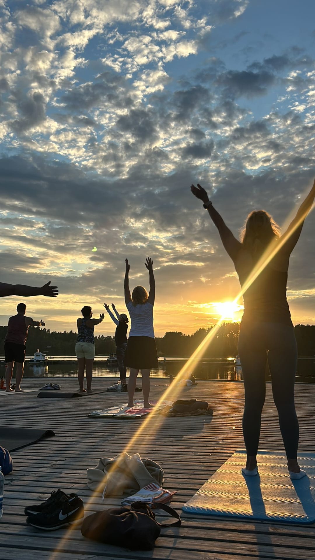 Mathildan Marinan auringonlaskun jooga