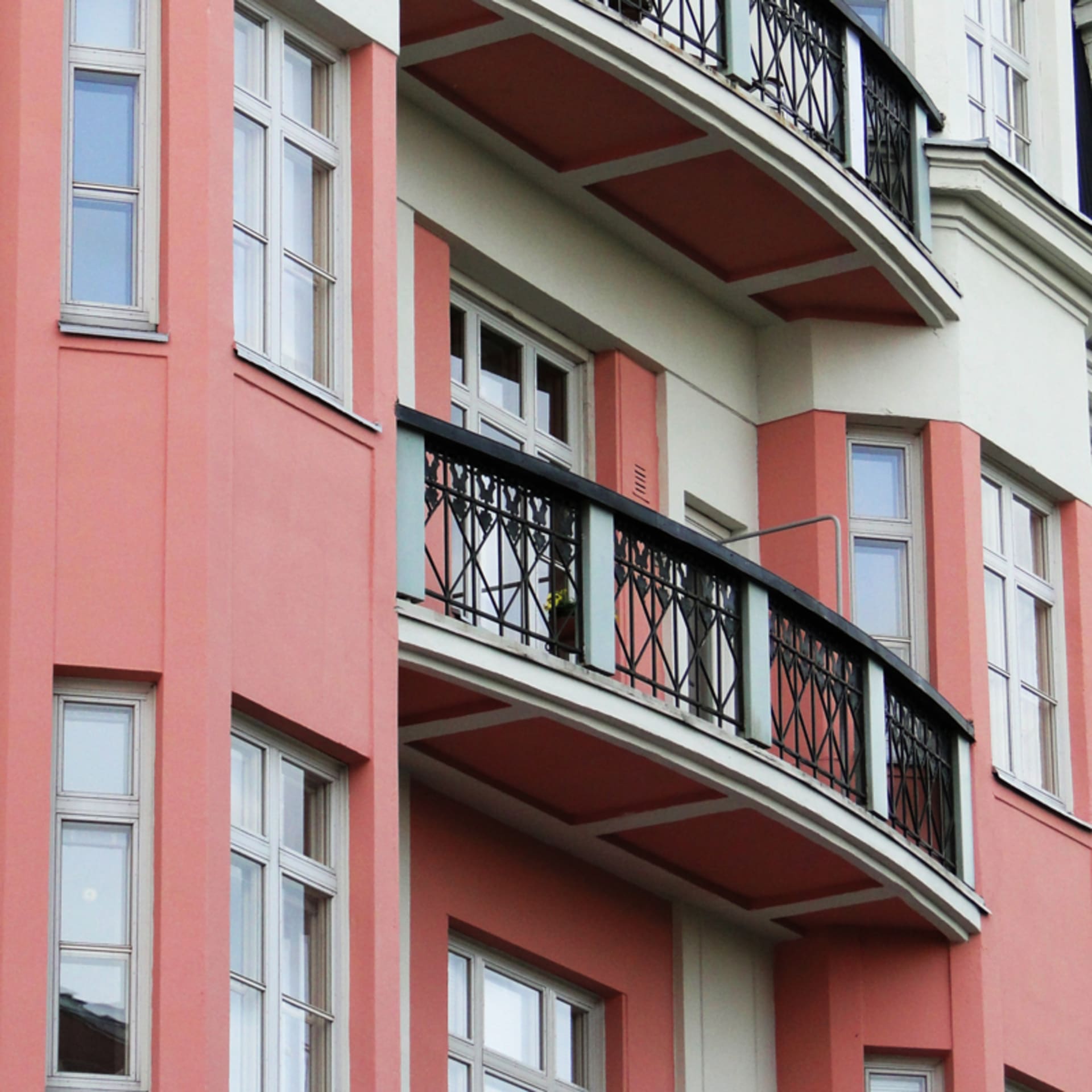 Pink Jugend style building