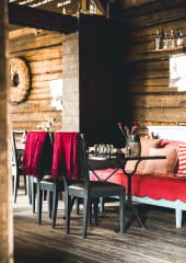 Nera Garden toimii kesäisin Neran sisäpihalla.