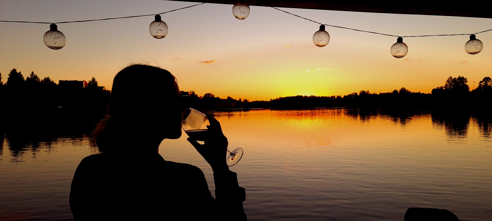 Koivurannan saunalautta auringonlasku Oulussa.