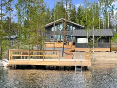 Näkymää järveltä Villa Viita huvilalle. View from the lake to the villa Villa Viita.