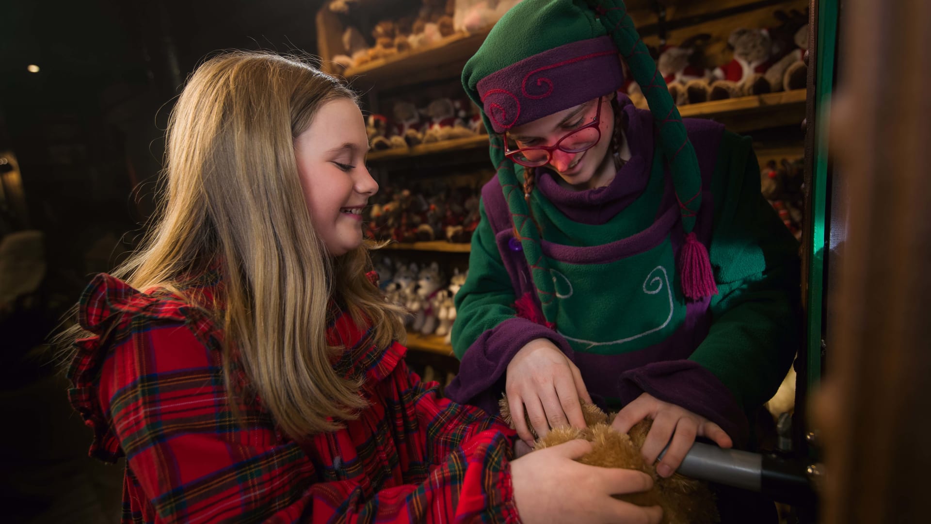 Learn the secrets of the elves in magical Toy Factory of Santa Claus Secret Forest - Joulukka