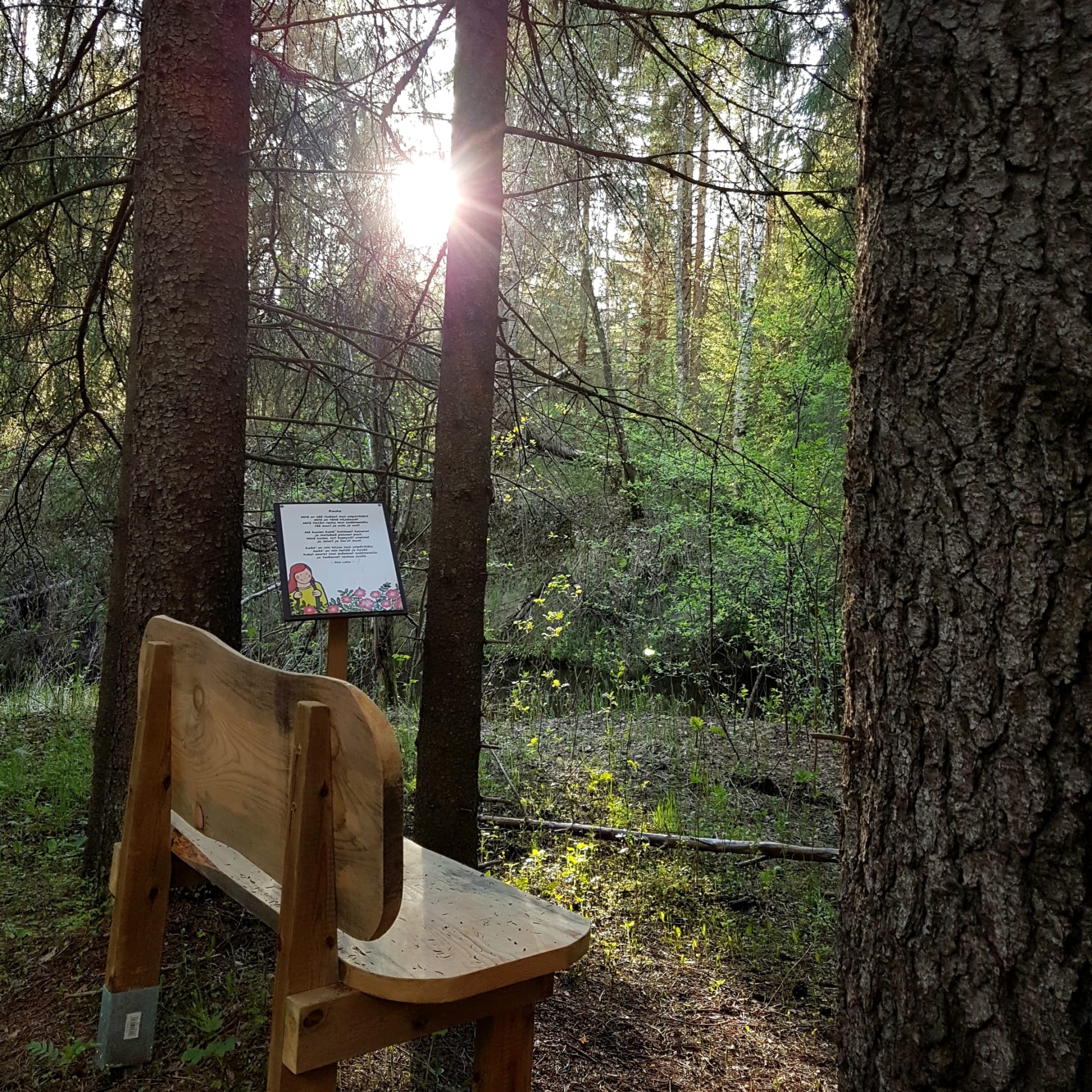 Pidä tauko ja nauti maisemasta kyltistä löytyvän runon kera. Pidä tauko ja nauti maisemasta kyltistä löytyvän runon kera.