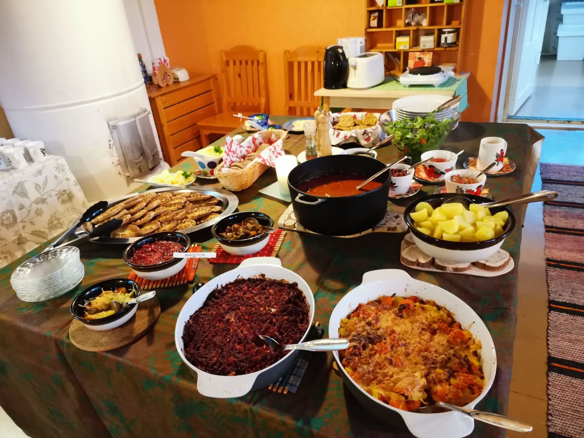 Short skiing tour From guesthouse to guesthouse