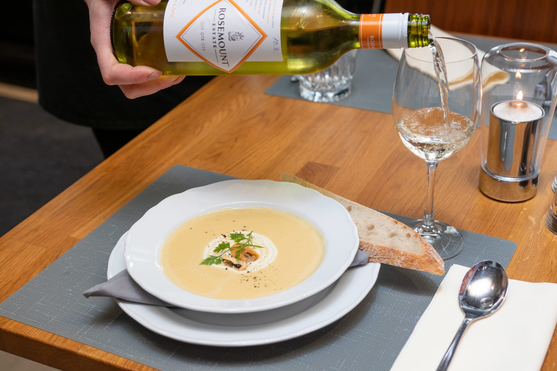 CLAM CHOWDER AND LEMON CREME