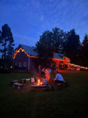 Hämärtyvä ilta Metsäketun Pizzeriassa