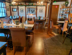 restaurant Cronin's with over 50 seats