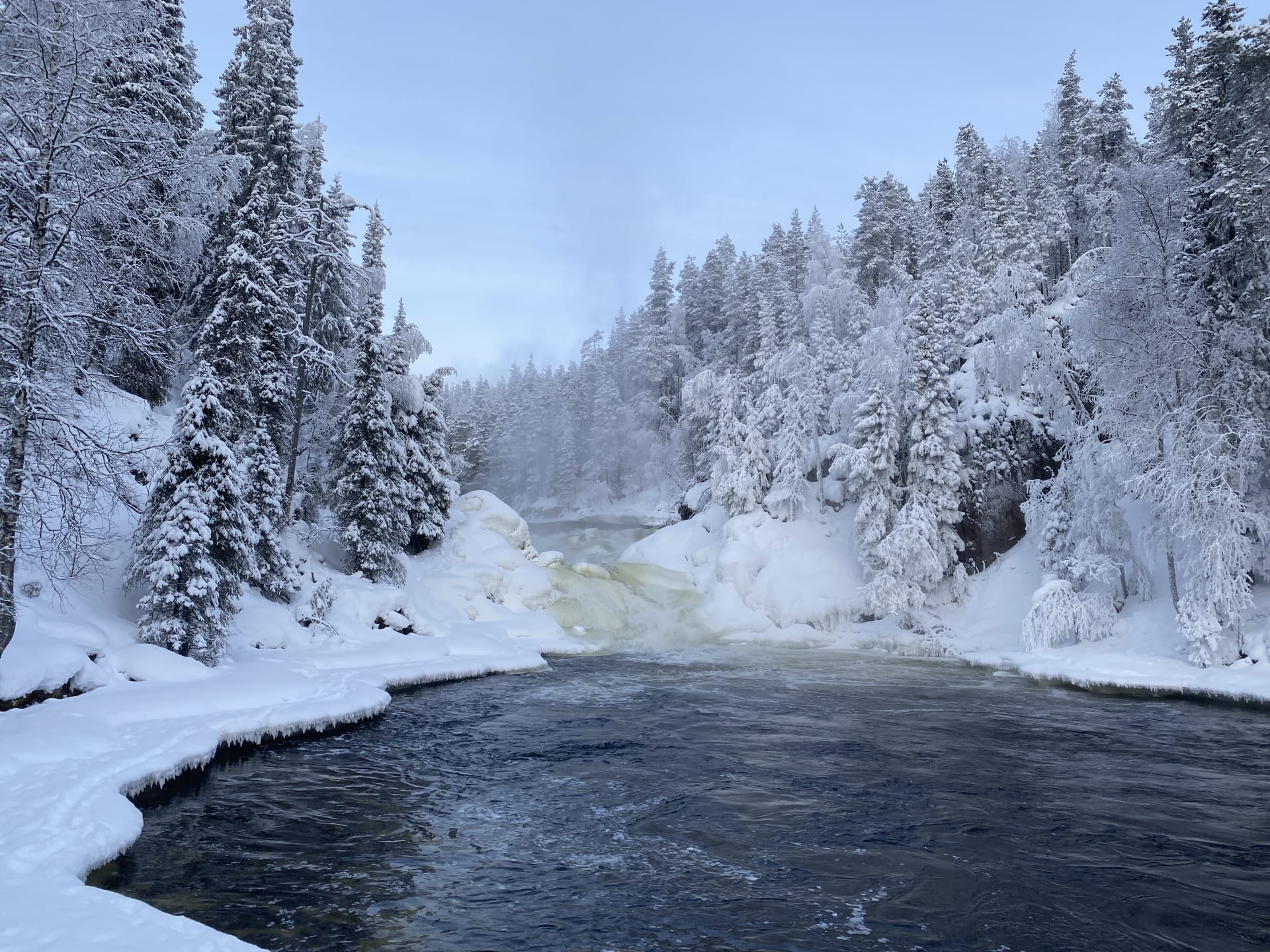 Guided Snowshoe Hike on Pieni Karhunkierros Trail | Visit Finland