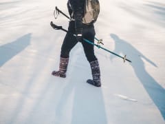 Sauvat tehostavat villasukkapatikointia/ The poles and hiker