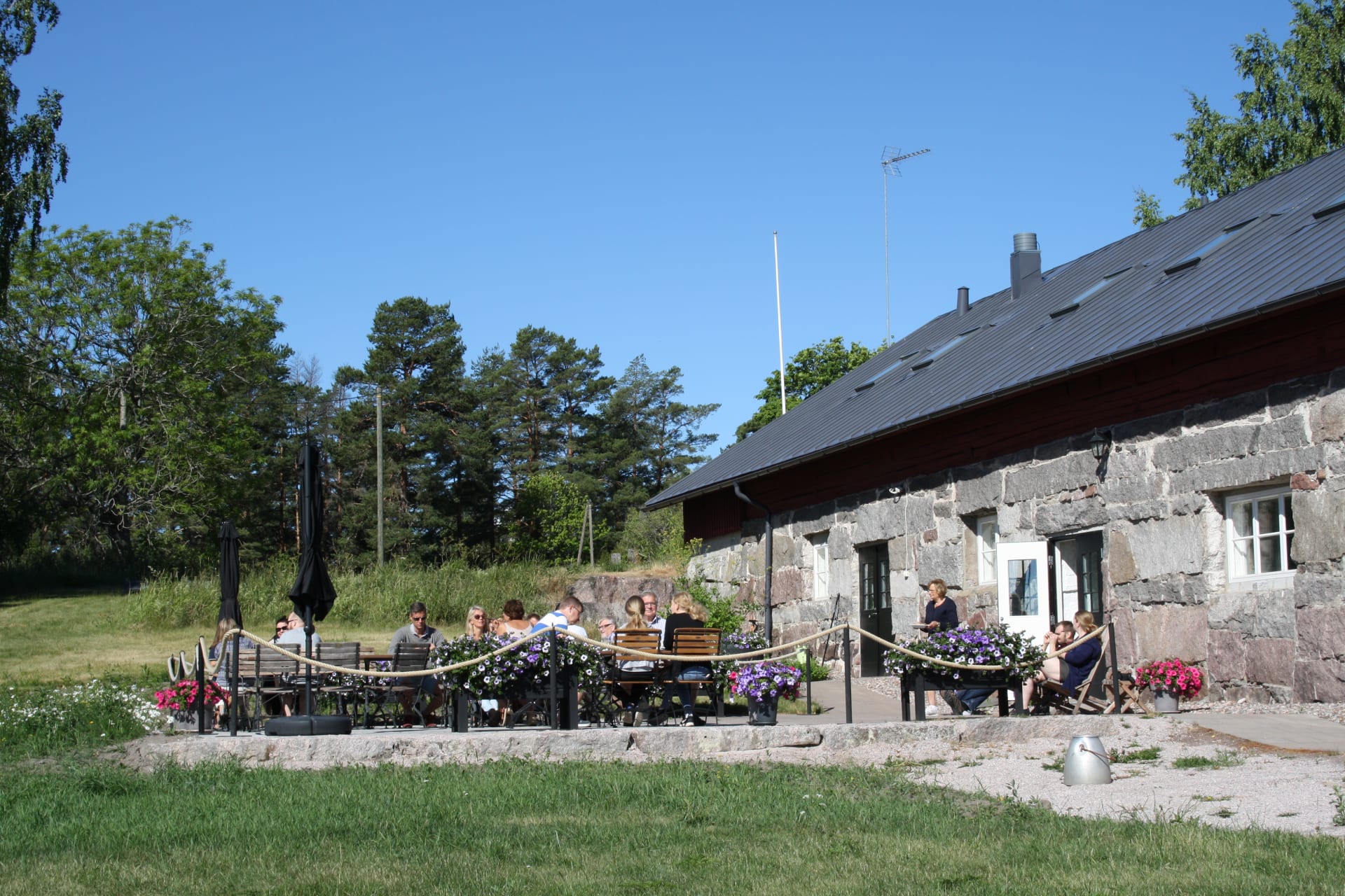 Hotel restaurant / bar terrace