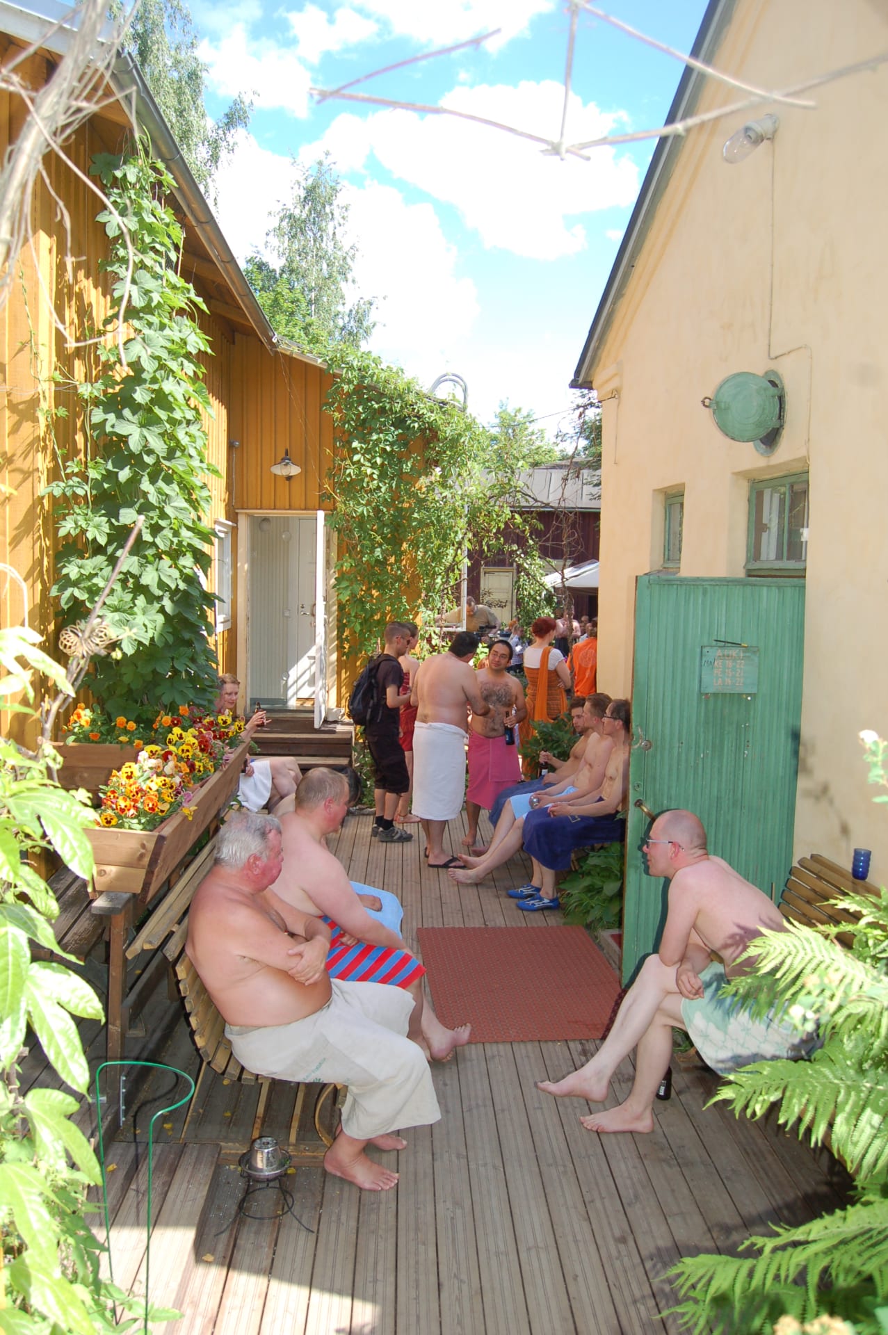 Rajaportti sauna, cooling area.