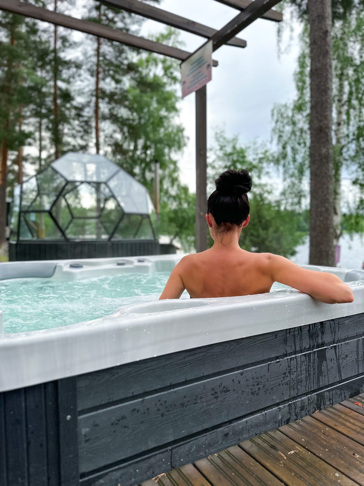 Summer Outdoor Jacuzzi 
