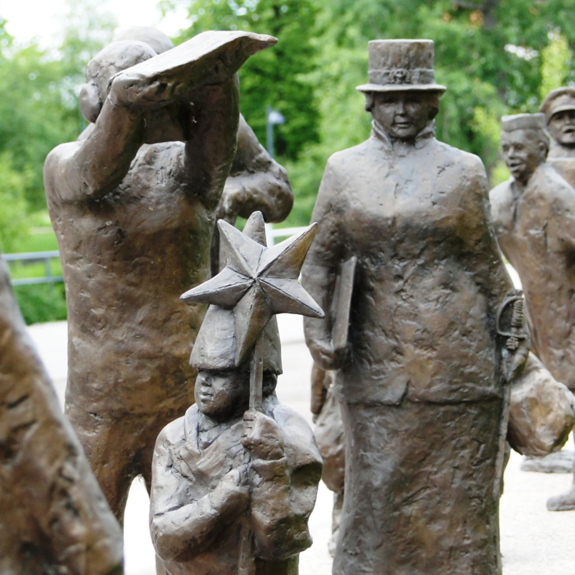 Close up of the Ajan kulku - statue