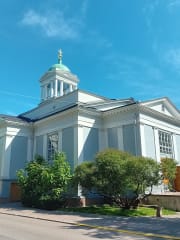 Helsinki Private Walking Tour with a Sociologist-kävelykierros