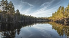 Kivikesku-järvi on erämaatunnelmainen.