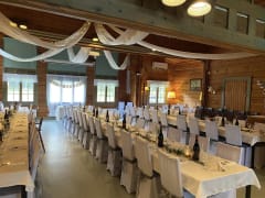 Juhlakesksu Amor taipuu monenlaisiin juhliin, aina ristiäisistä häihin, sukujuhlista muistotilaisuuksiin.