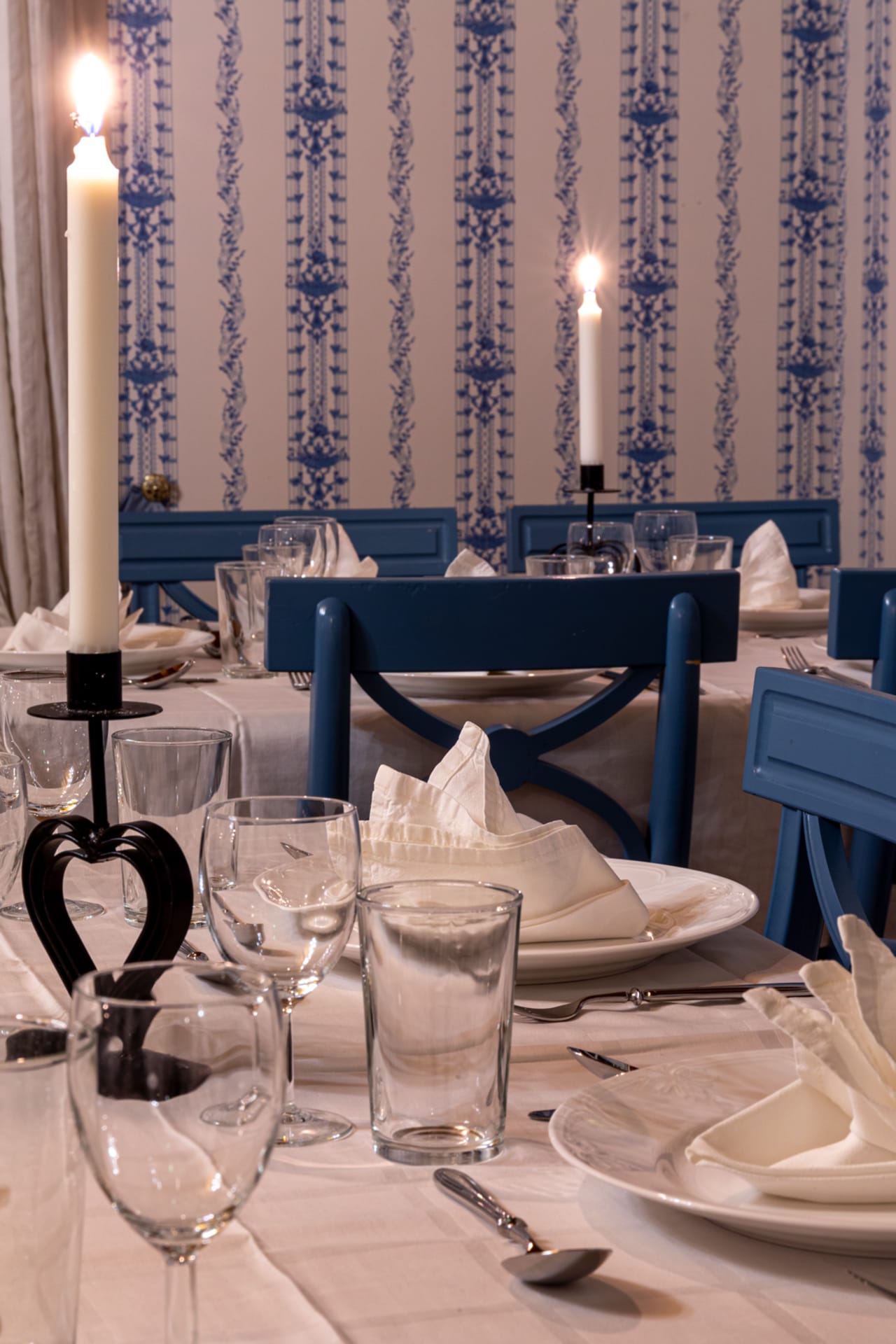 Blue dining room