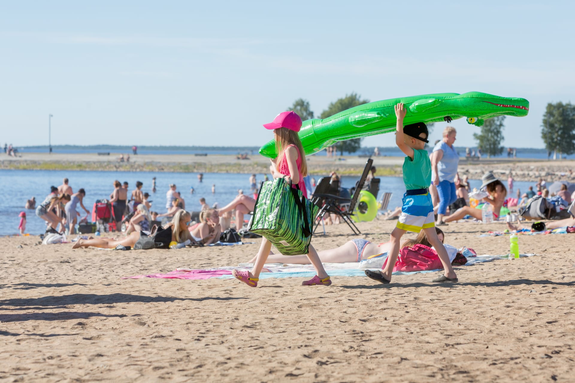 Children in Nallikari beach.