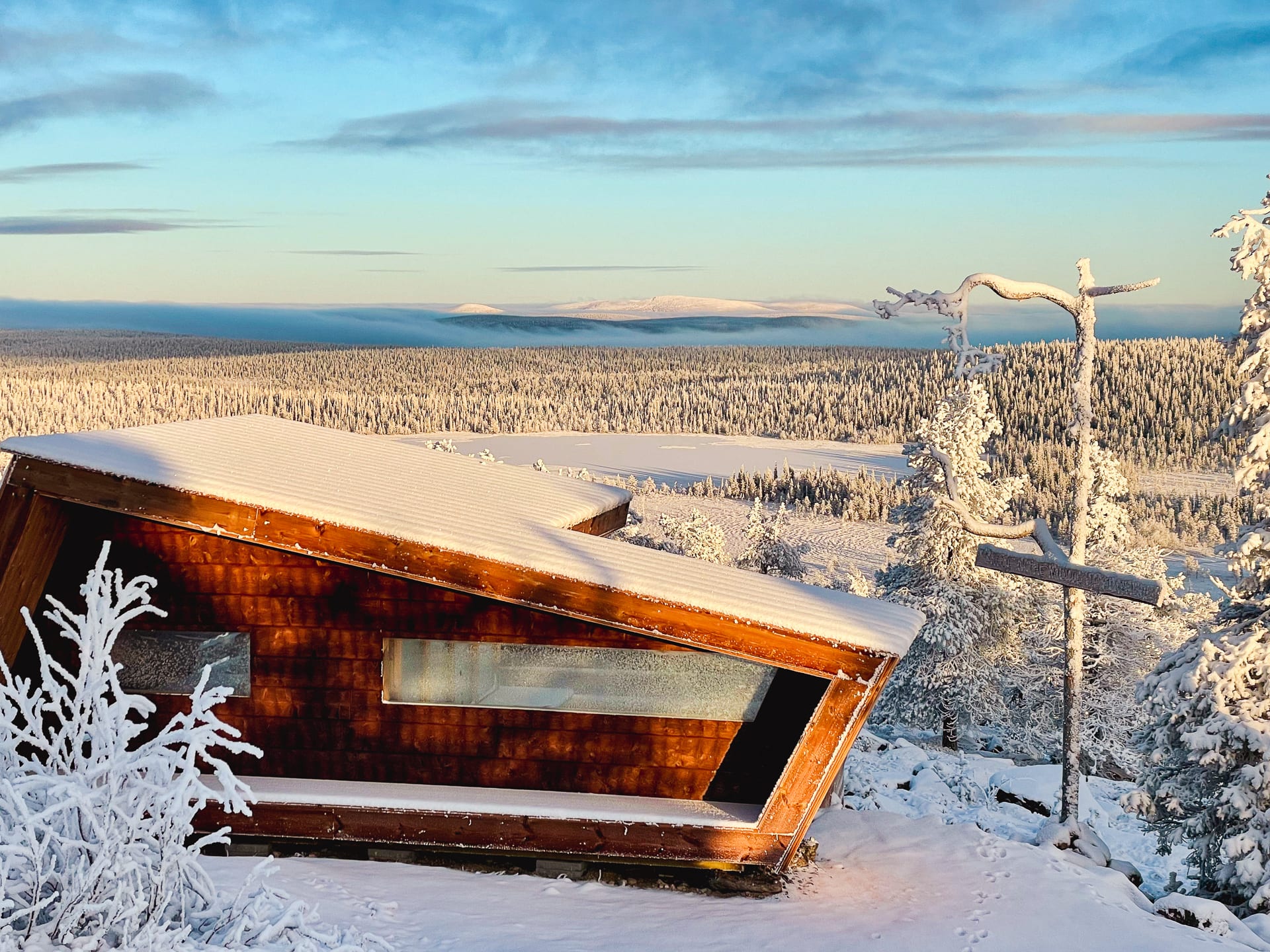 Observation spot for Northern Lights and Midnight Sun at Sallatunturi, Salla